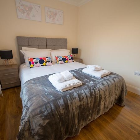 London Heathrow Serviced Apartments Ashford  Esterno foto