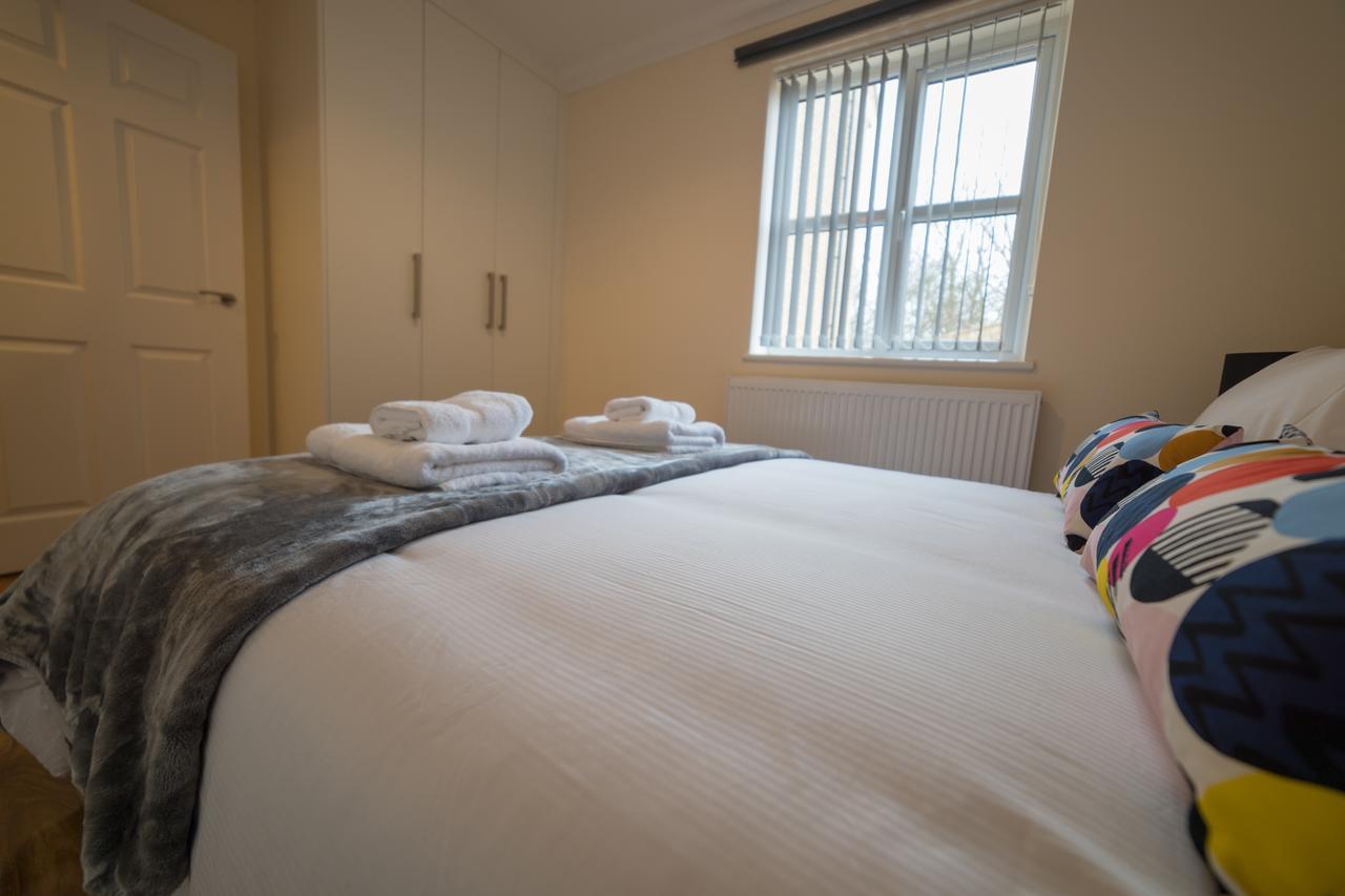 London Heathrow Serviced Apartments Ashford  Esterno foto