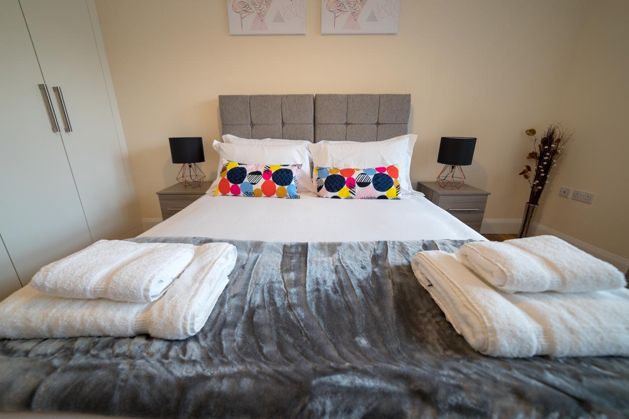 London Heathrow Serviced Apartments Ashford  Esterno foto