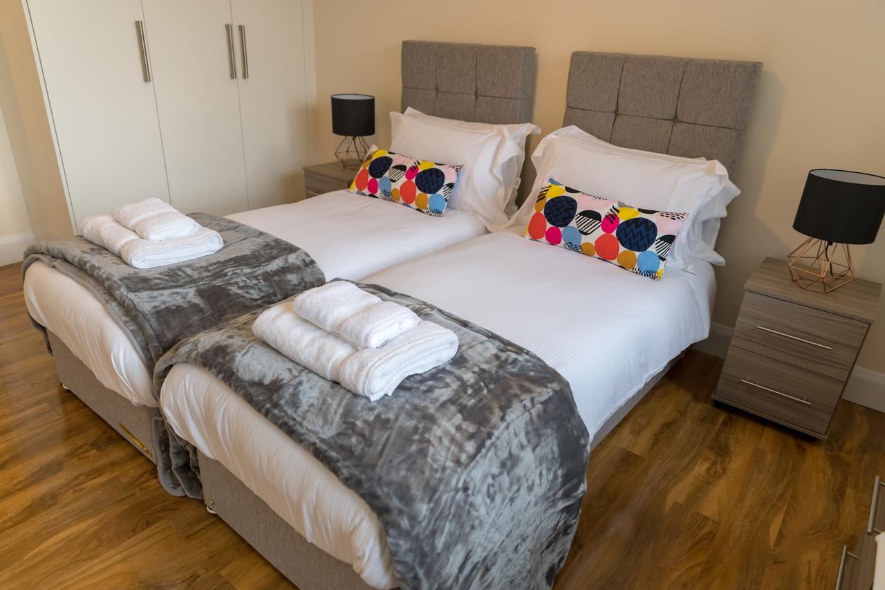 London Heathrow Serviced Apartments Ashford  Esterno foto