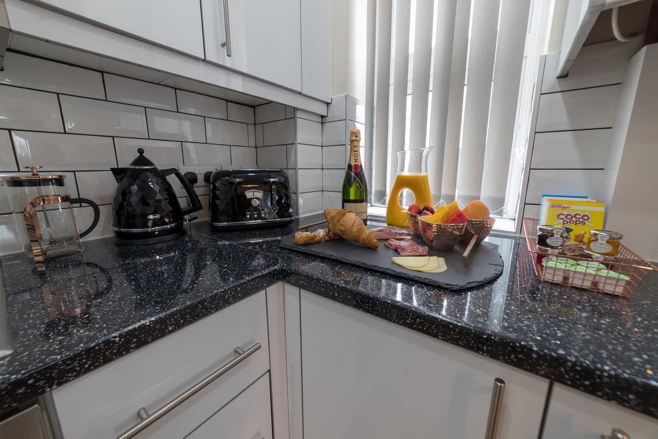 London Heathrow Serviced Apartments Ashford  Esterno foto